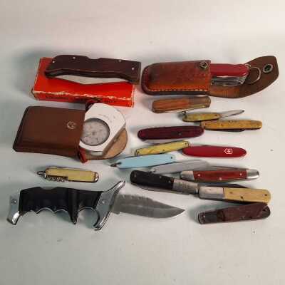 POCKET KNIVES