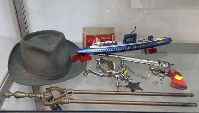 VINTAGE COLLECTABLES