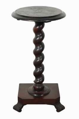 PEDESTAL STAND