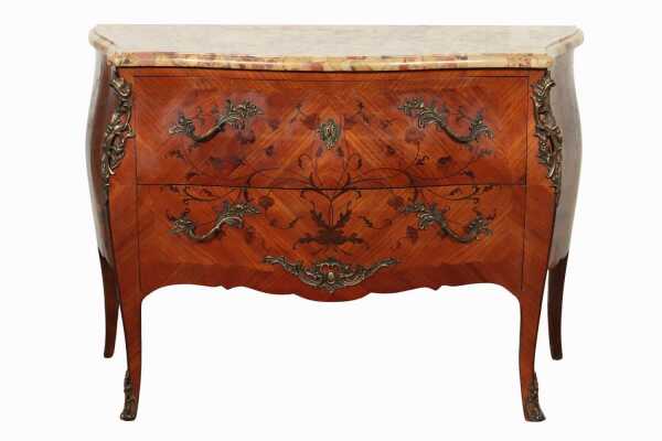 BOMBE COMMODE