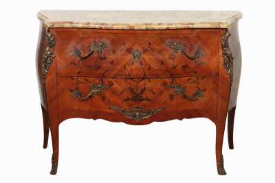 BOMBE COMMODE
