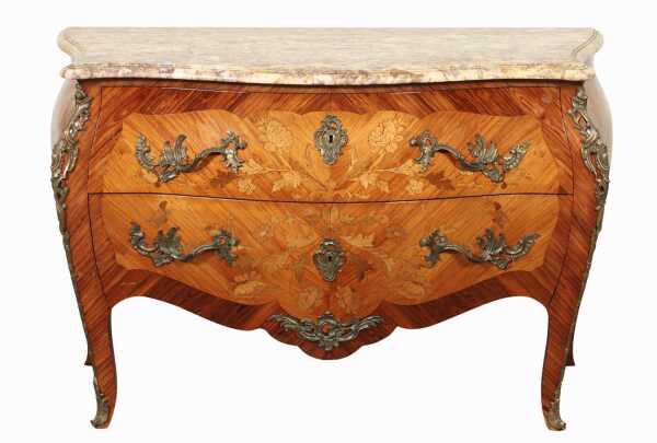 BOMBE COMMODE