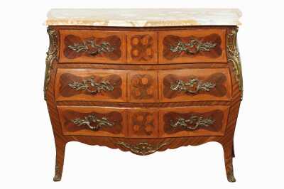 BOMBE COMMODE