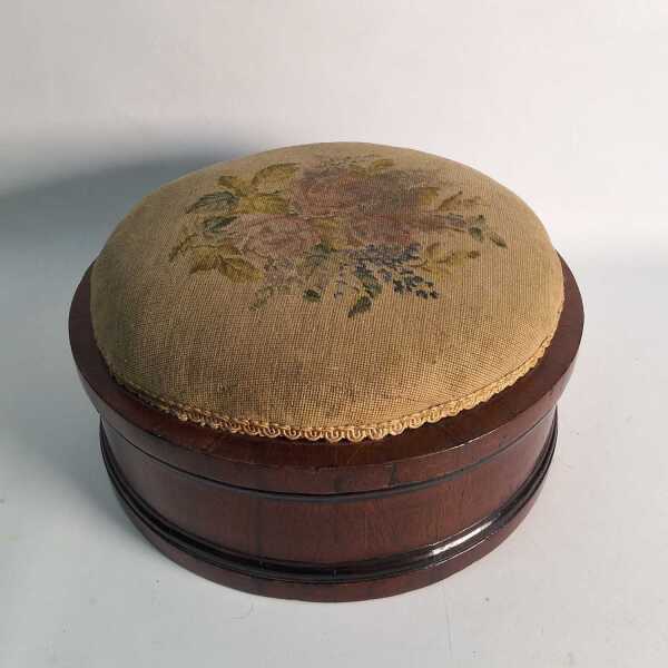 FOOT STOOL