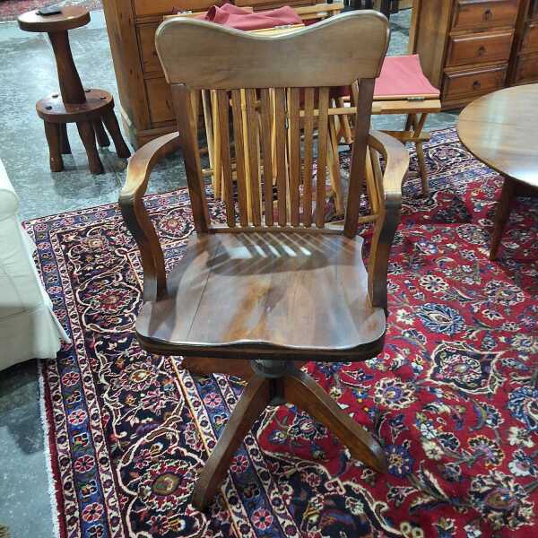 OFFICE CHAIR