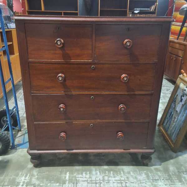 CHEST OF DRAWERS