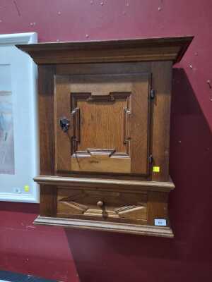 HANGING CABINET