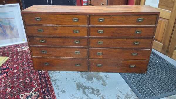 CHEST OF DRAWERS