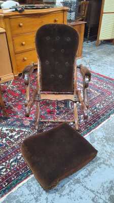 FOLDING CHAIR