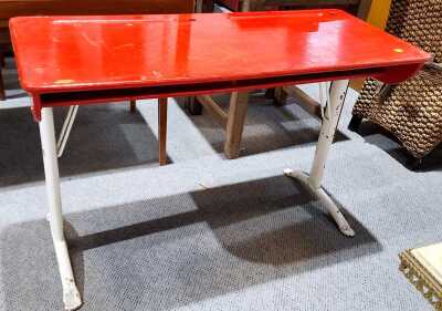 SCHOOL DESK