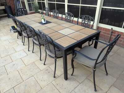 OUTDOOR SETTING