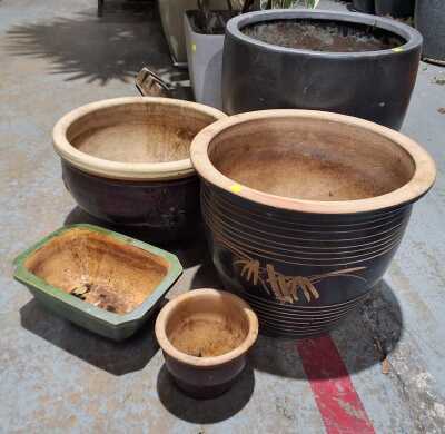 GARDEN POTS