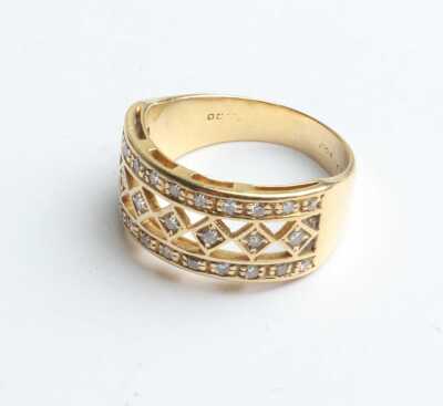 GOLD & DIAMOND RING