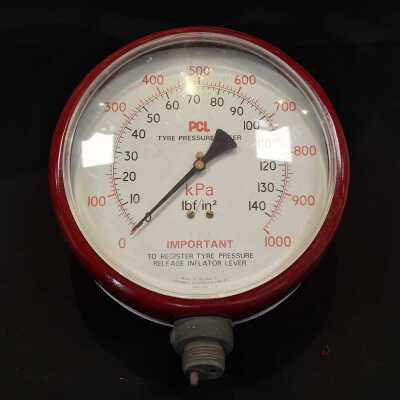 PRESSURE GAUGE