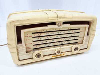 VINTAGE RADIO