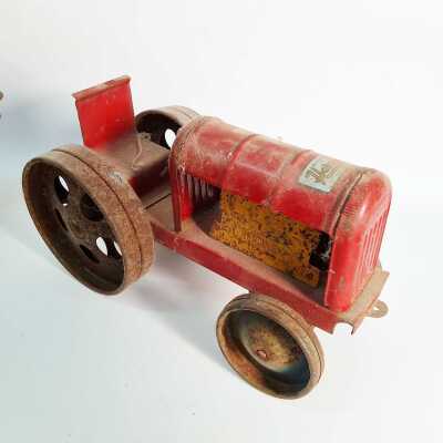 TOY TRACTOR