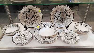 RETRO DINNERWARE