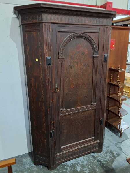 ARMOIRE