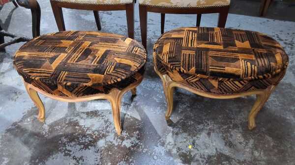 STOOLS
