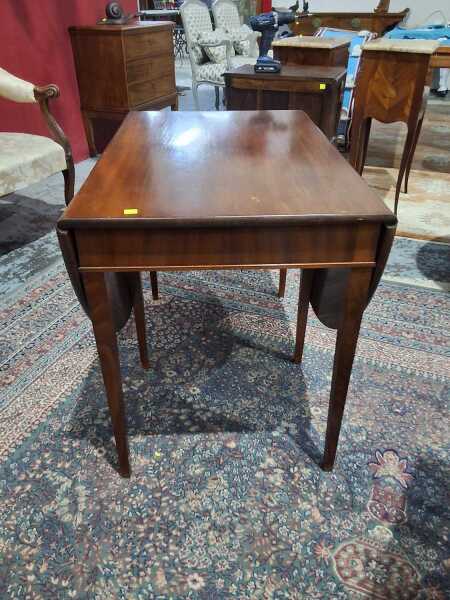 SOFA TABLE