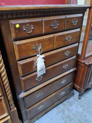 CHEST OF DRAWERS