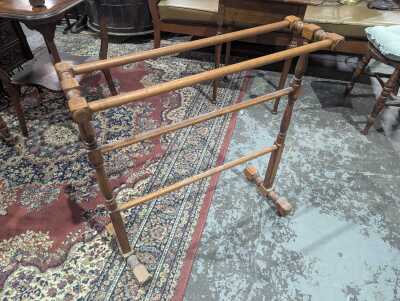 TOWEL RAIL