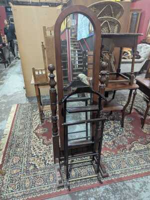 MIRROR AND VALET
