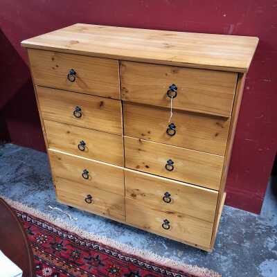 CHEST OF DRAWERS