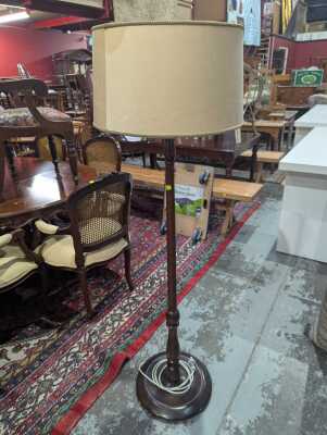 STANDARD LAMP