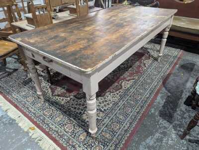 FARMHOUSE TABLE
