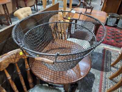 WOOD BASKET