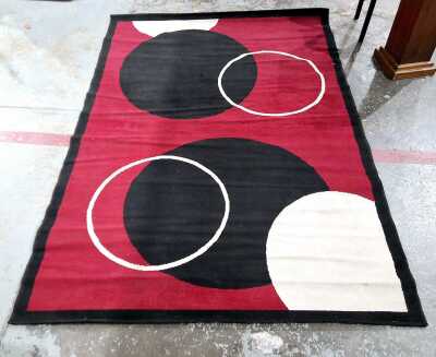 MODERN RUG