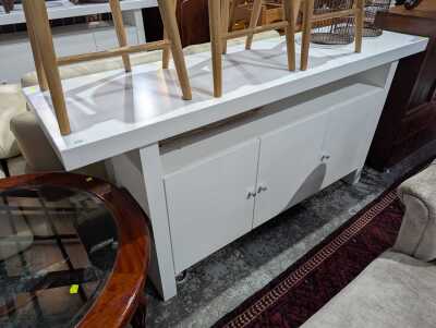 SIDEBOARD