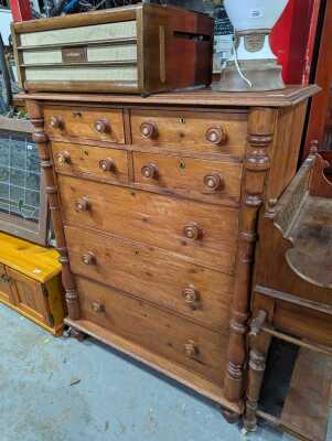 CHEST OF DRAWERS