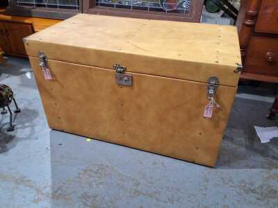 VINTAGE TRUNK