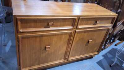 SIDEBOARD