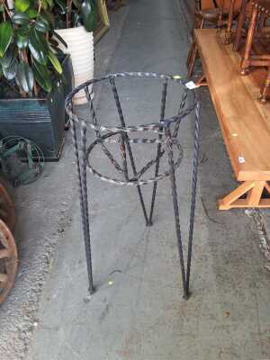 PLANTER STAND