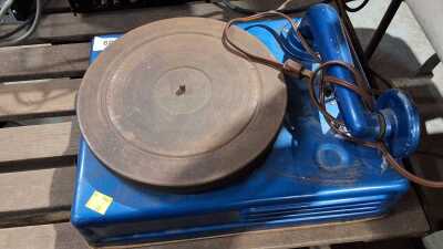 RECORD PLAYER