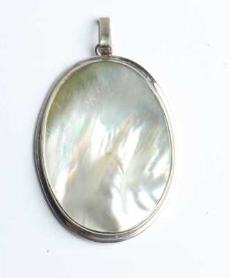 PEARL PENDANT