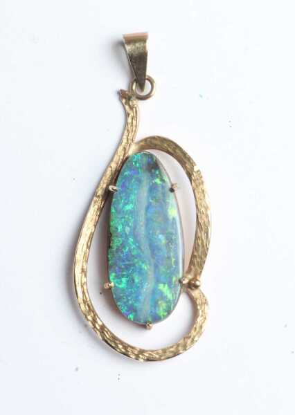 OPAL PENDANT