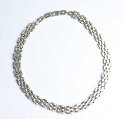 SILVER NECKLACE