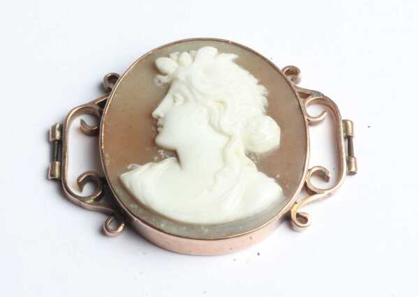 CAMEO BROOCH