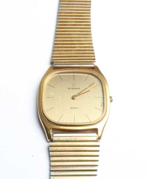 WRIST WATCH