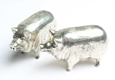 SALT & PEPPER