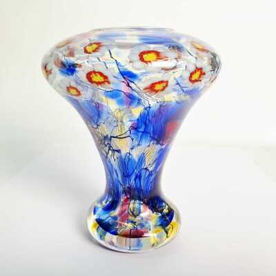 ART GLASS VASE