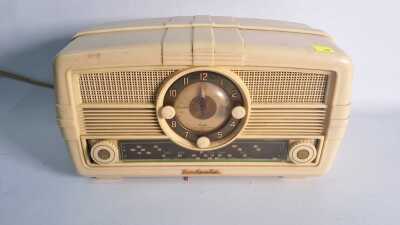 MANTEL RADIO