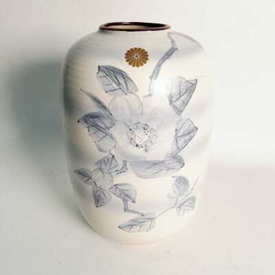JAPANESE VASE