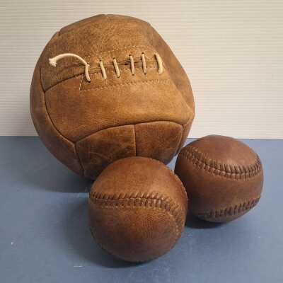 BALLS