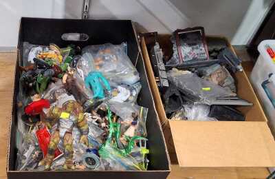 ASSORTED TOYS