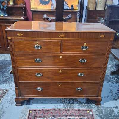CHEST OF DRAWERS